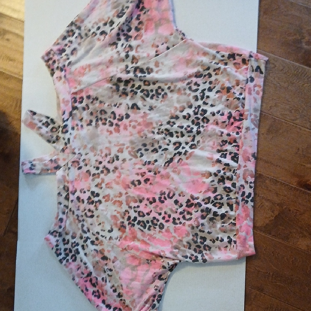 ANDREE BY UNIT Pink and Brown Animal Print Top